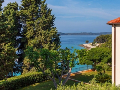 Room view to the sea and the beach